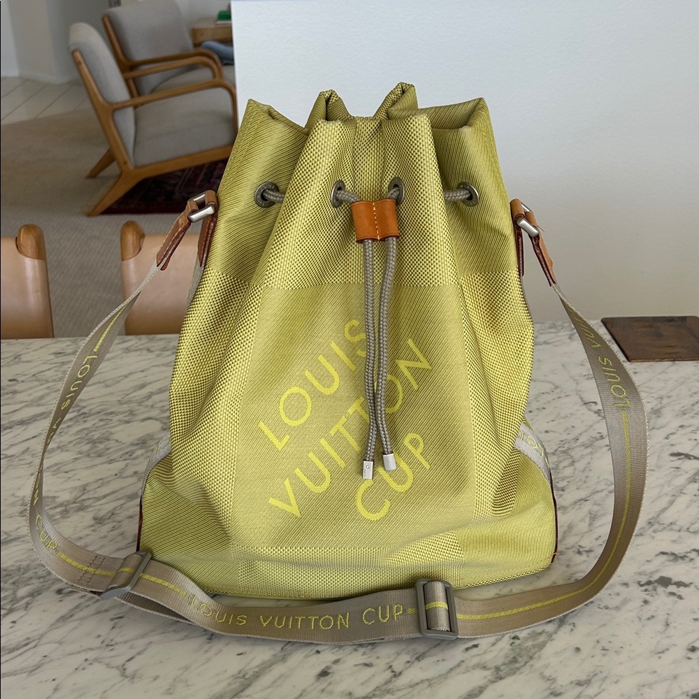LOUIS VUITTON BUCKET BAG, 2002 Damier Geant LV Cup